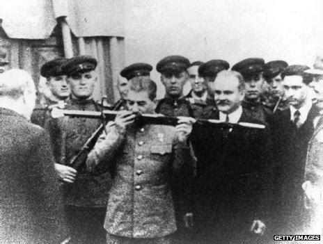 Stalingrad name to be revived for anniversaries .